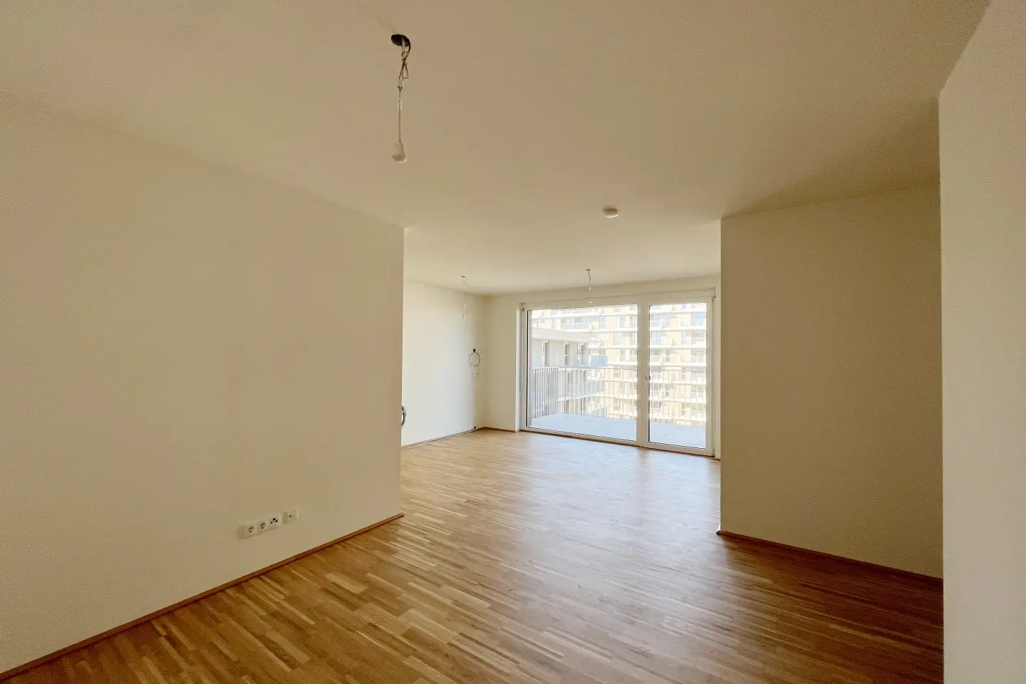 Helle Wohnung am Fluss in modernem Neubau