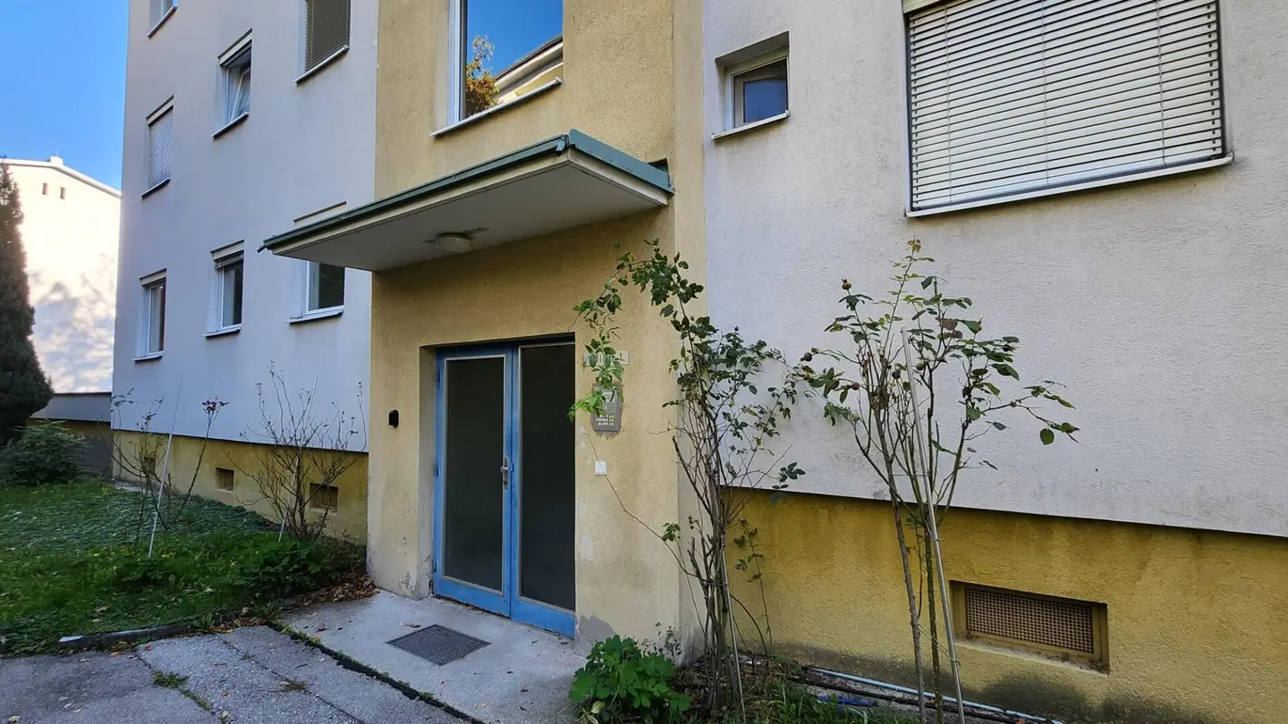 3-Zimmerwohnung - mit Freifläche!