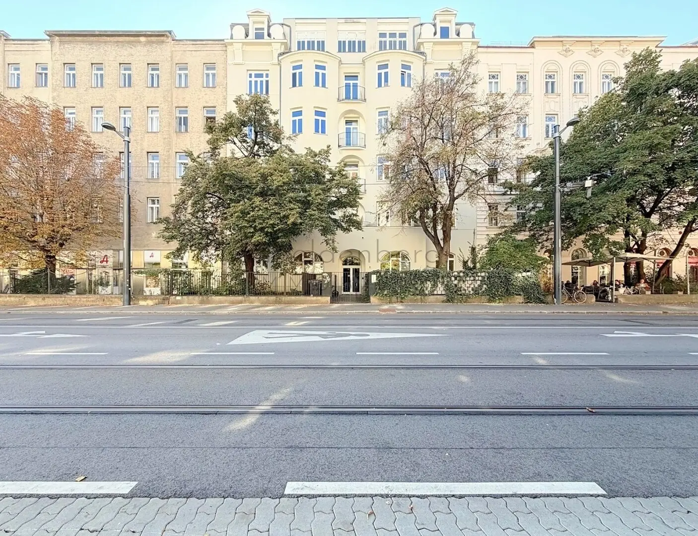 2-room apartment with garden and fitted kitchen in 1020 Vienna