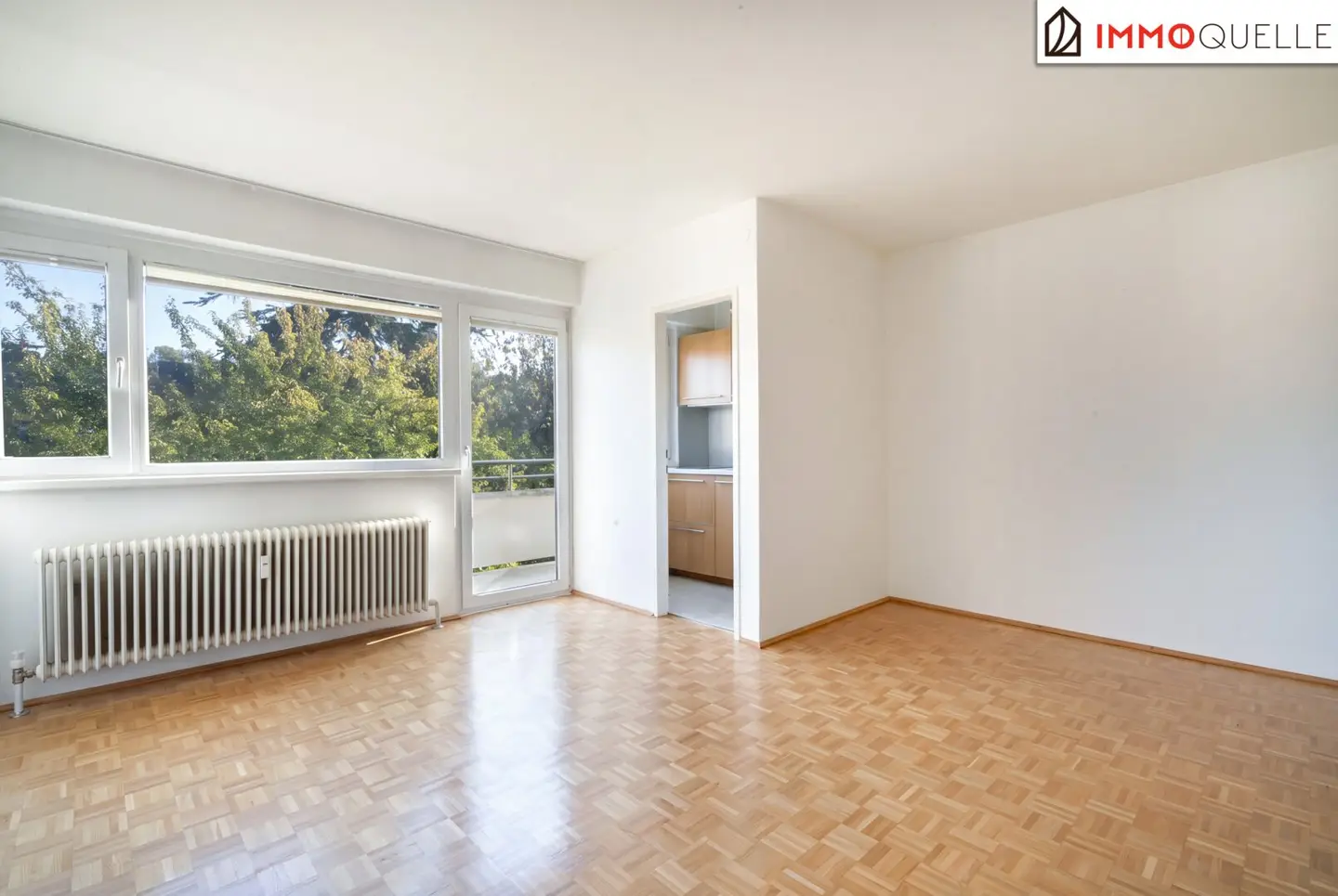 Wohnen im Grünen. Mitten in Salzburg mit Garage. - Helle 2-Zimmer-Wohnung mit großzügiger Loggia, Grünblick und eigener Garage in Riedenburg