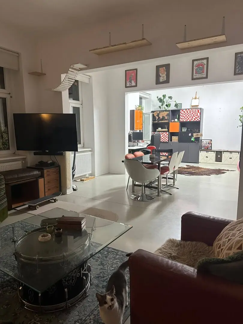 1160 Vienna - spacious apartment - entire floor
