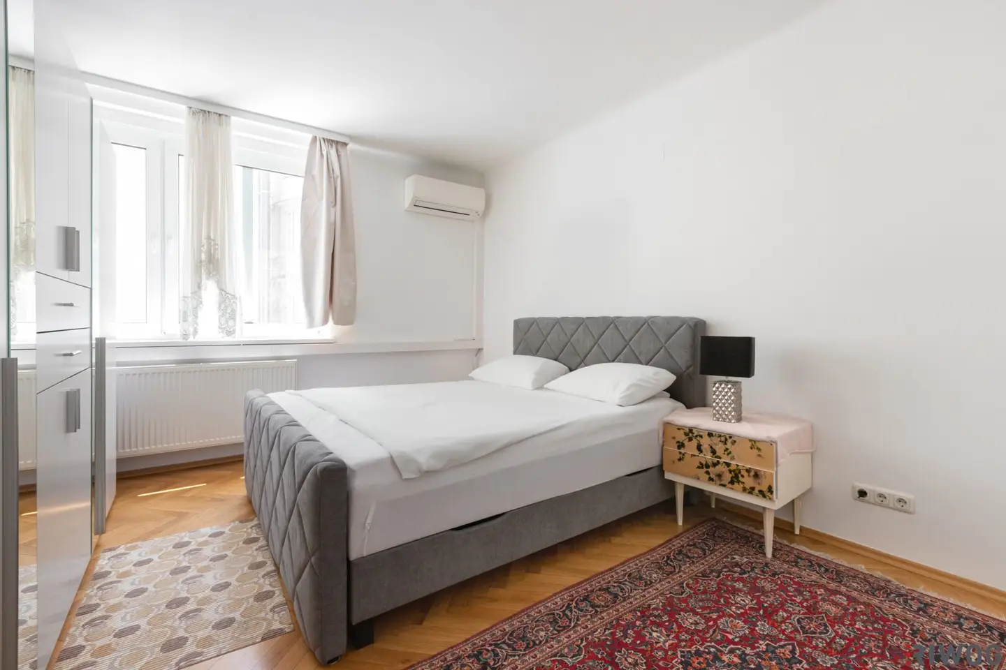 City Dream between Schwedenplatz and Hoher Markt | SOUTHEAST on the 5th Floor | Partly Courtyard Location | Ideal for Shared Flat Use | Free Rent