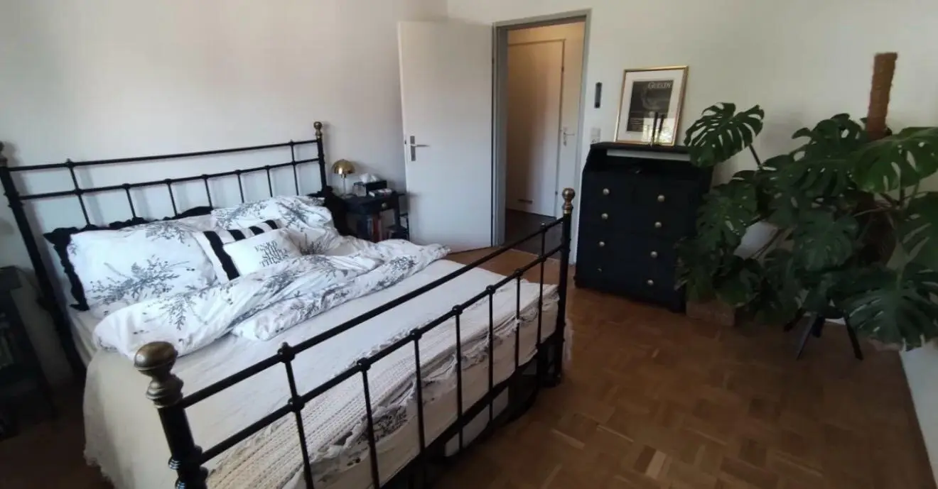 Kuschlige Helle 3-Zimmer-Wohnung mit Balkon und Garage in 8053 Graz – Top Lage!