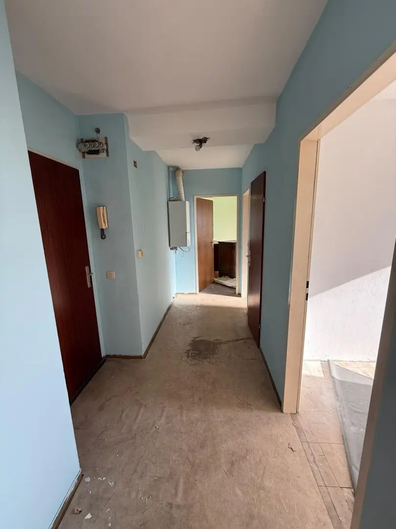 New building apartment in need of renovation 1210 for sale