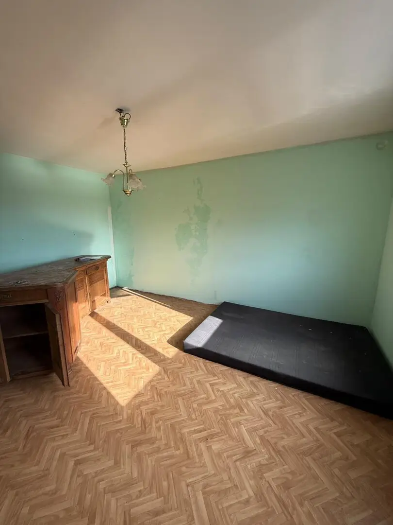 New building apartment in need of renovation 1210 for sale
