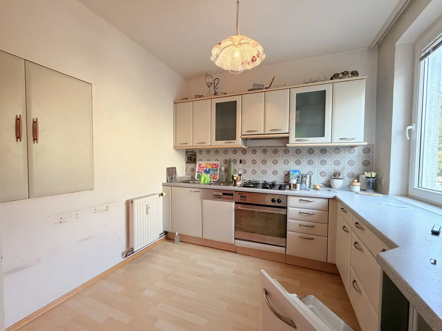 BRIGHT 3-room apartment in WÄHRING - With loggia and view of greenery