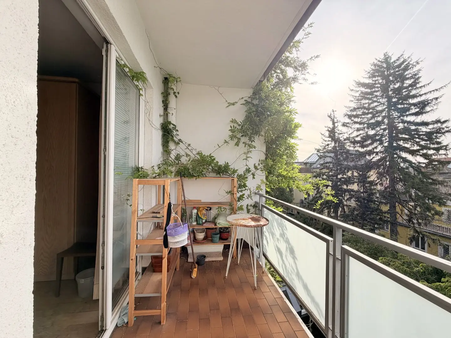 BRIGHT 3-room apartment in WÄHRING - With loggia and view of greenery
