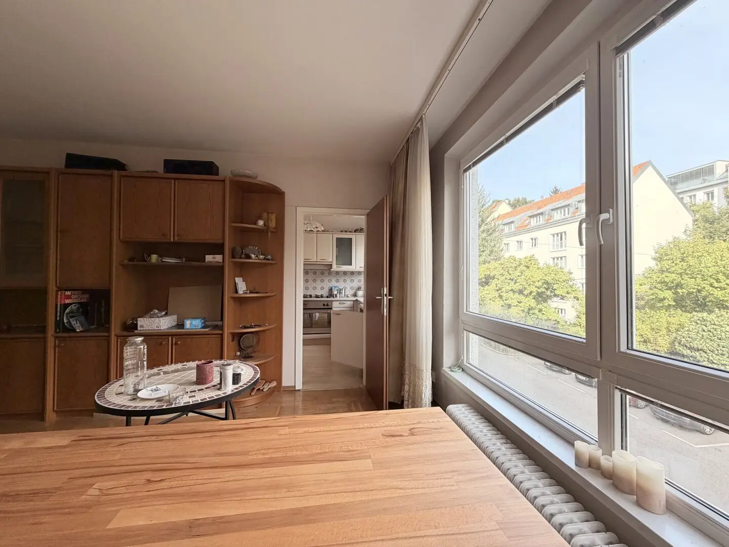 BRIGHT 3-room apartment in WÄHRING - With loggia and view of greenery