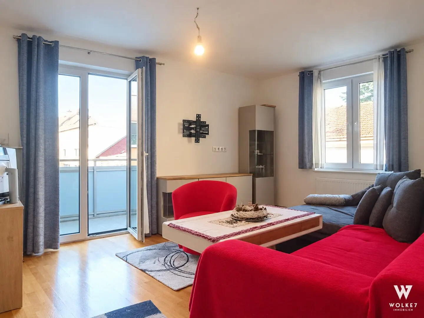 Completely renovated and furnished 2-room apartment including balcony | including elevator