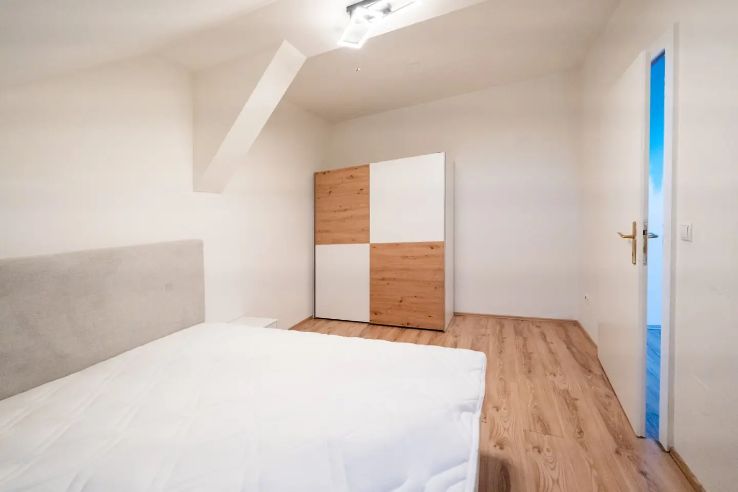 Bright 2-room apartment with air conditioning in central Puntigam