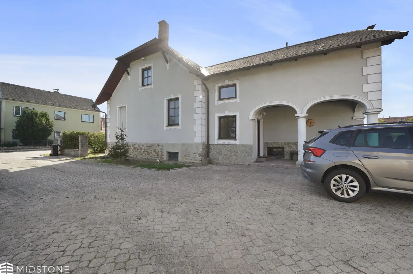Großzügiges Einfamilienhaus mit großem Grundstück und Ausbaupotenzial in Rodingersdorf