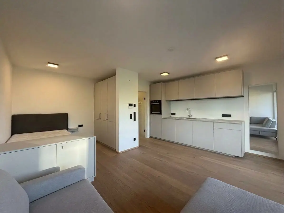 Lichtdurchflutete Wohnung mit Loggia in zentrumsnähe