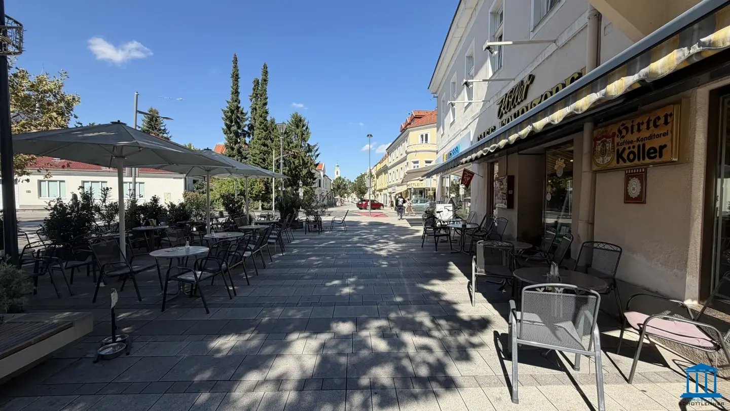 Übernahme von traditionsreicher Café-Konditorei mit eigener Backstube und Gastgarten