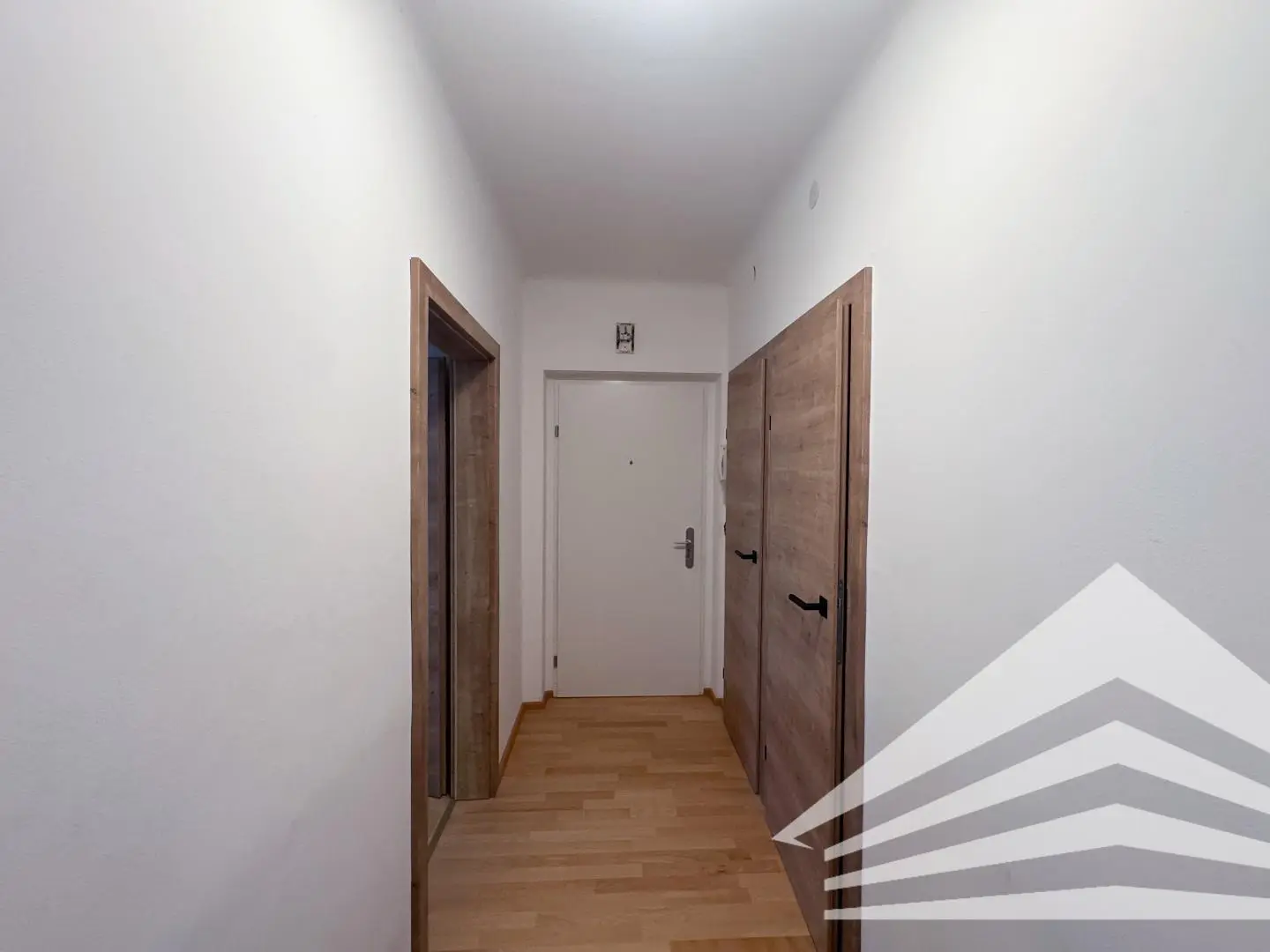 Gut aufgeteilte Wohnung im Zentrum teilmöbliert