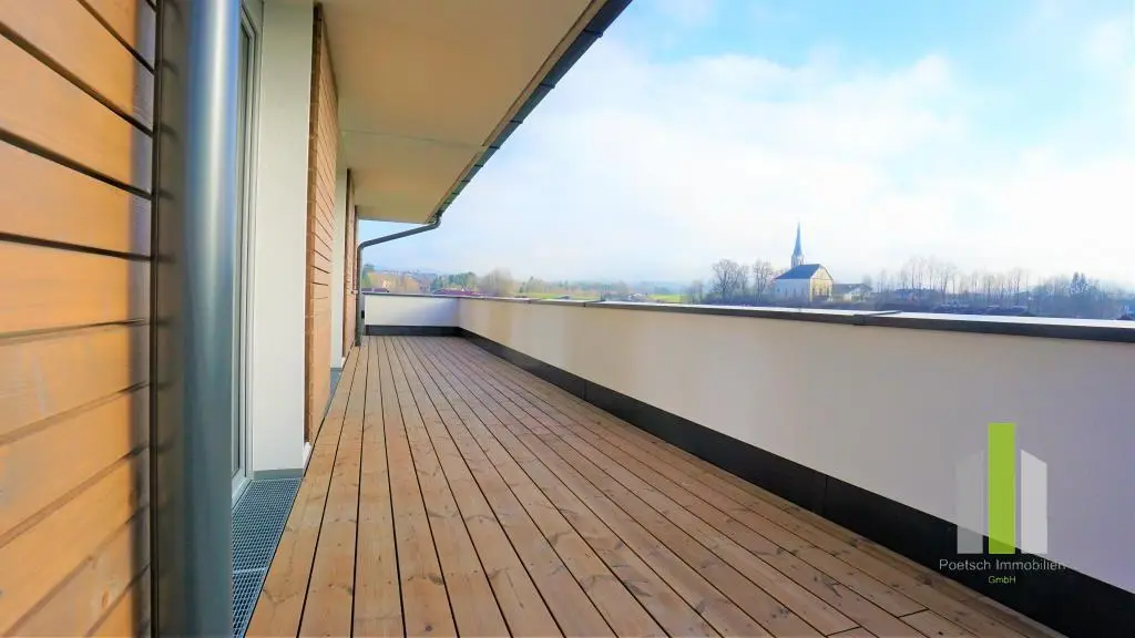 Wohnung with large roof terrace and green view