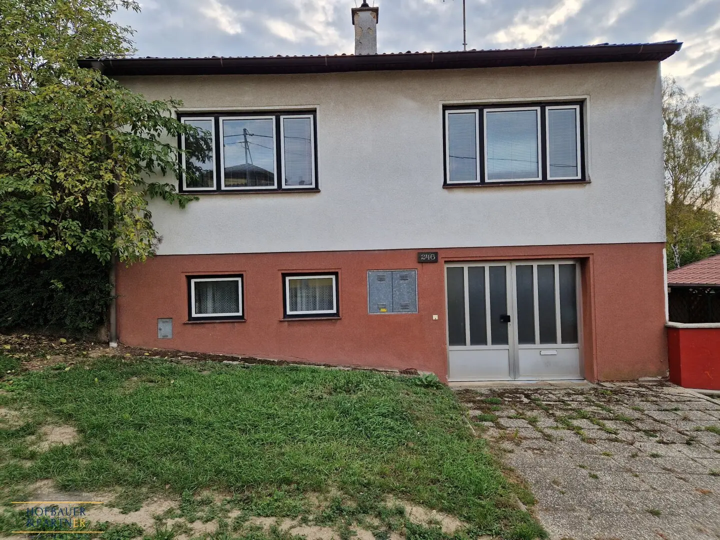 Sanierungsbedürftiges Einfamilienhaus mit Entwicklungspotenzial in Hausbrunn