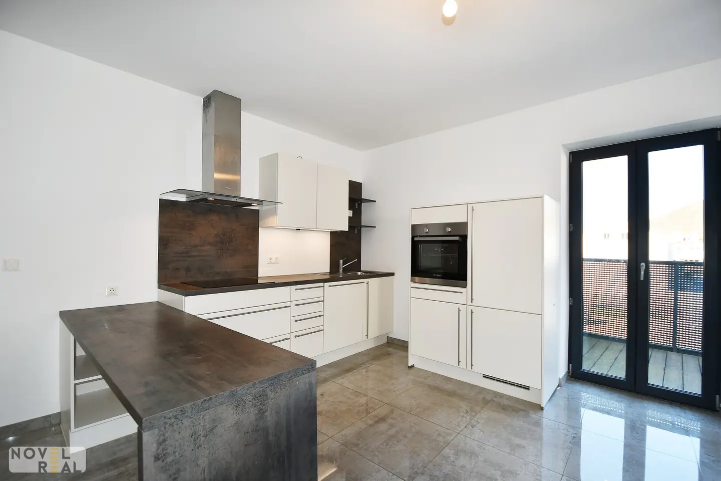 Wunderschöne 3 Zimmerwohnung mit großer Dachterrasse inklusive einem Tiefgaragenstellplatz
