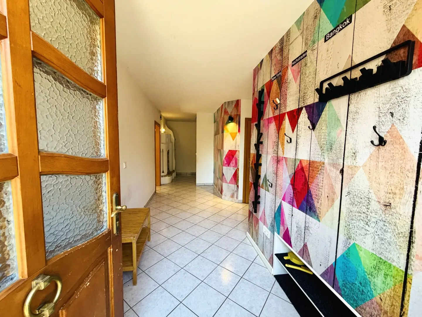 Hochstraden: Idyllische Höhenlage trifft großzügiges Wohnen - 1344 m2 Grundstück, 218 m2 NFL, 5 Zimmer, Gargage und Caport!