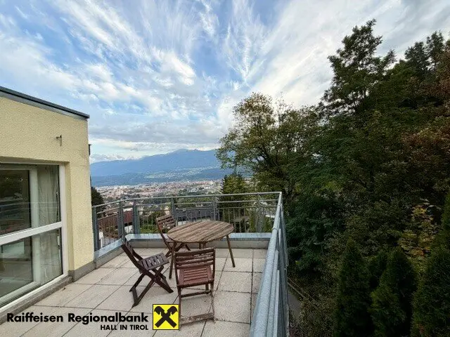 3-Zimmer-Dachgeschoßwohnung mit Tiefgaragenplatz und Innsbruck-Blick zu vermieten