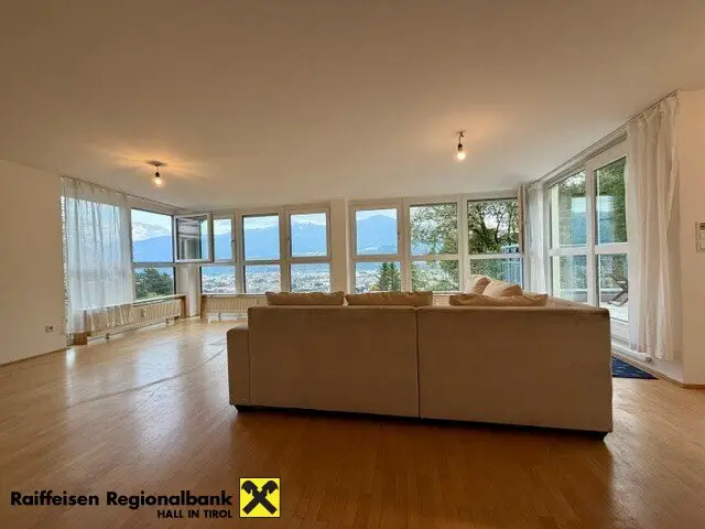 3-Zimmer-Dachgeschoßwohnung mit Tiefgaragenplatz und Innsbruck-Blick zu vermieten