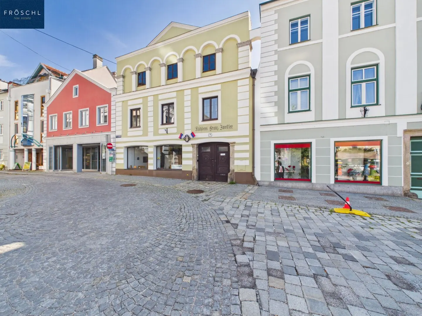 Historisches Wohn- und Geschäftshaus mit Entwicklungspotenzial am Zwettler Hundertwasserbrunnen