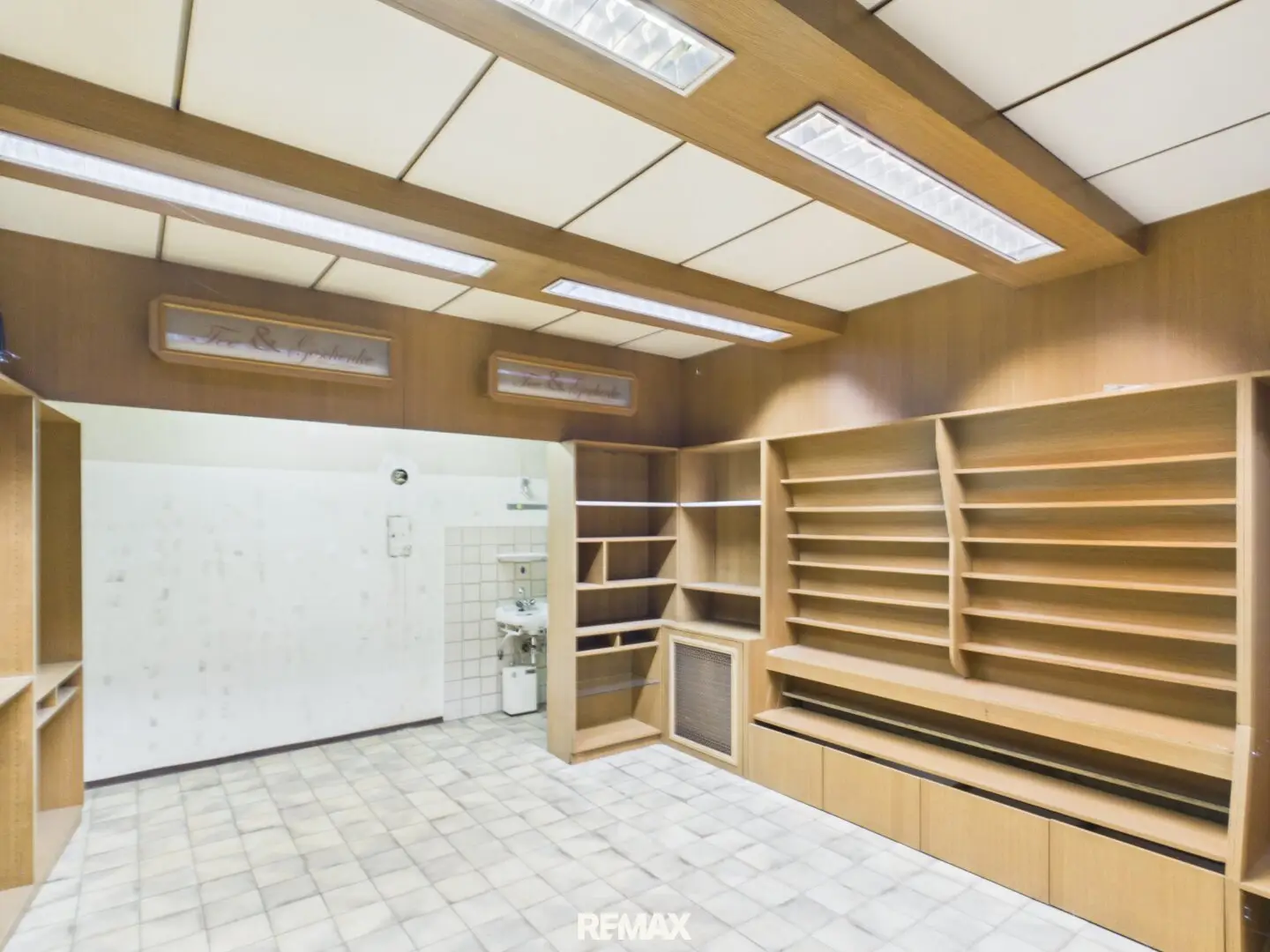 Storage with 24 m² in 1060 Vienna - rentable only in combination