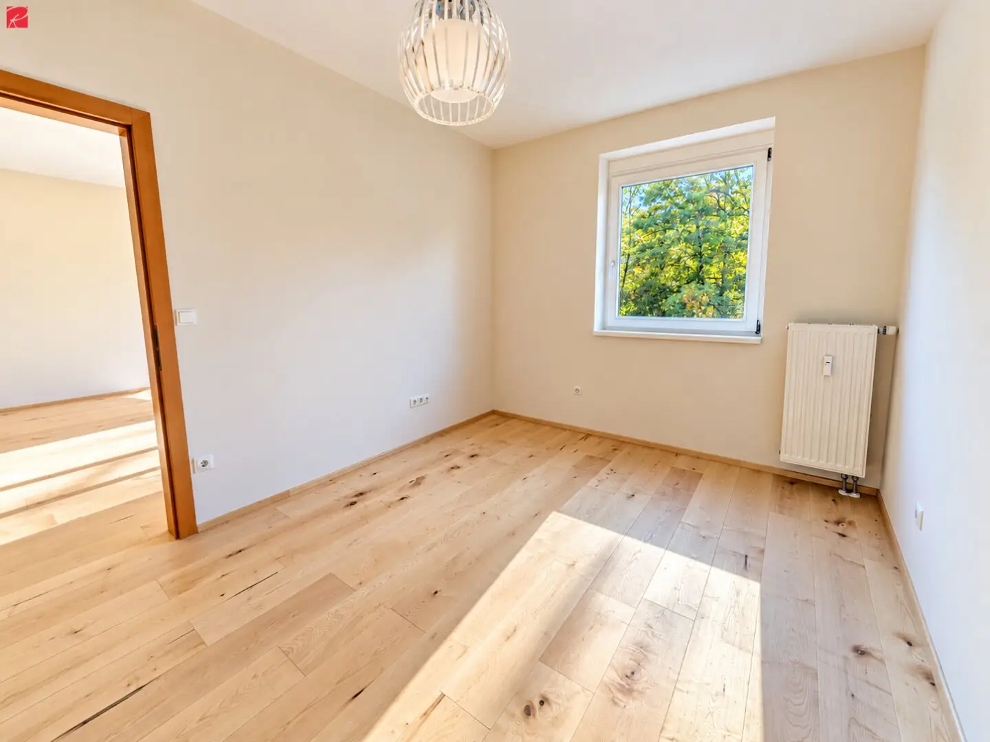 Licht, Ruhe &amp; Grünblick – helles Wohnen mit Balkon &amp; Tiefgarage!