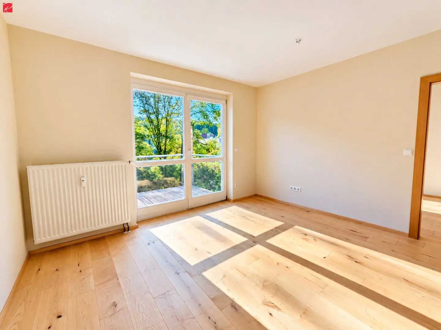 Licht, Ruhe &amp; Grünblick – helles Wohnen mit Balkon &amp; Tiefgarage!