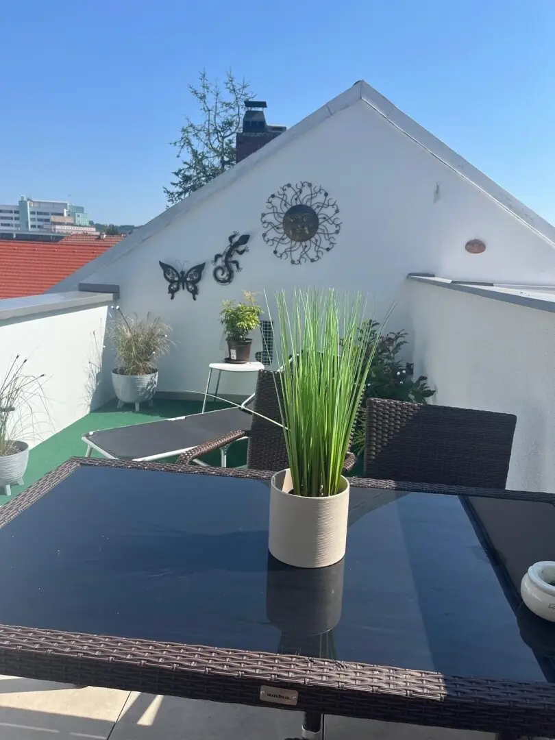 helle Wohnung mit Terrasse und möblierter Küche in Schärding