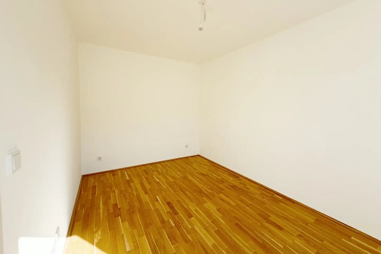 Moderne Wohnung mit großer Terrasse in grüner Lage