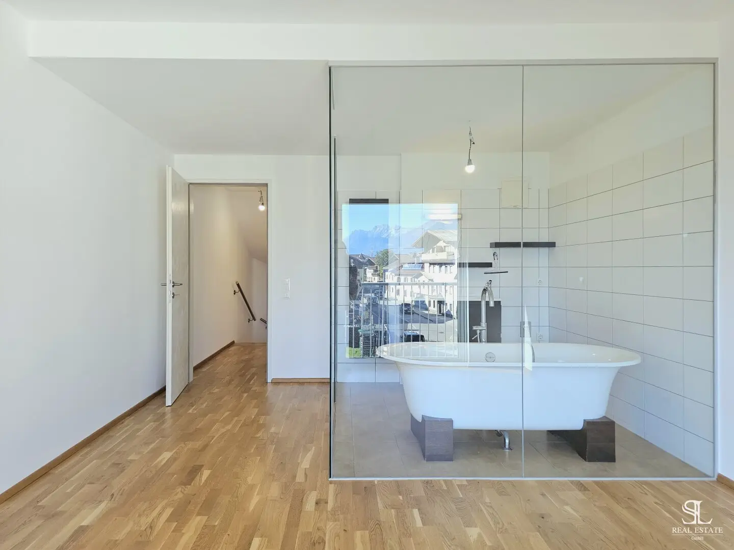 Moderne 2-Zimmer-Maisonette mit Balkon und Garage in Birgitz