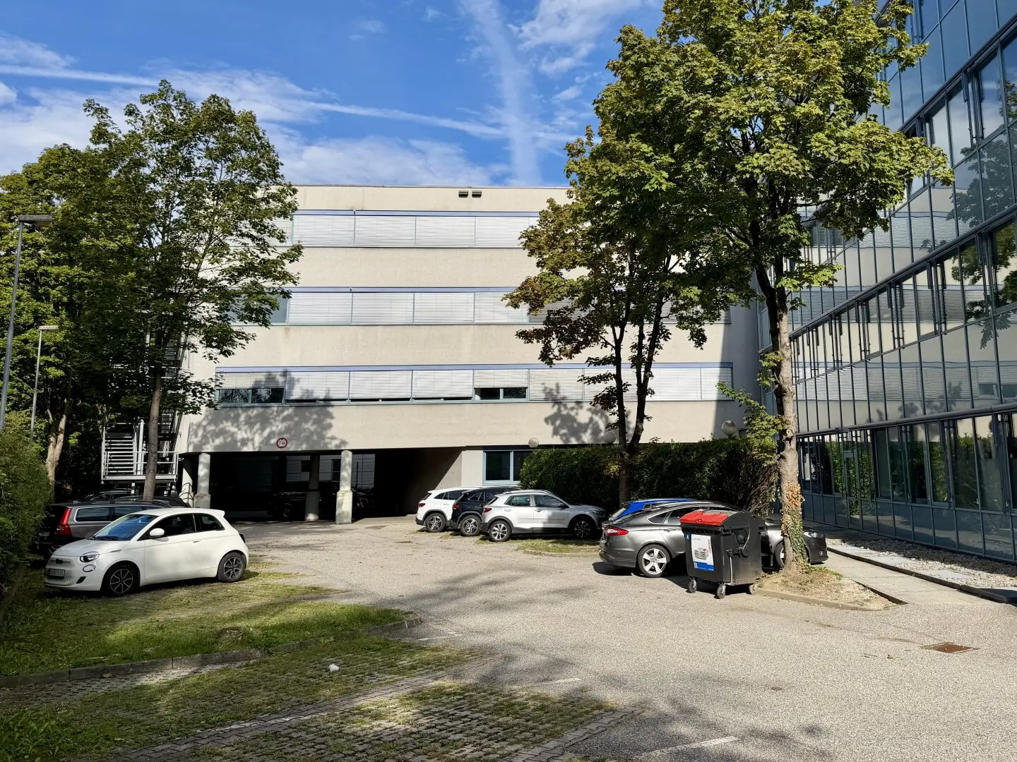Repräsentative, sofort bezugsfertige Büroflächen in verkehrsgünstiger Lage in Linz