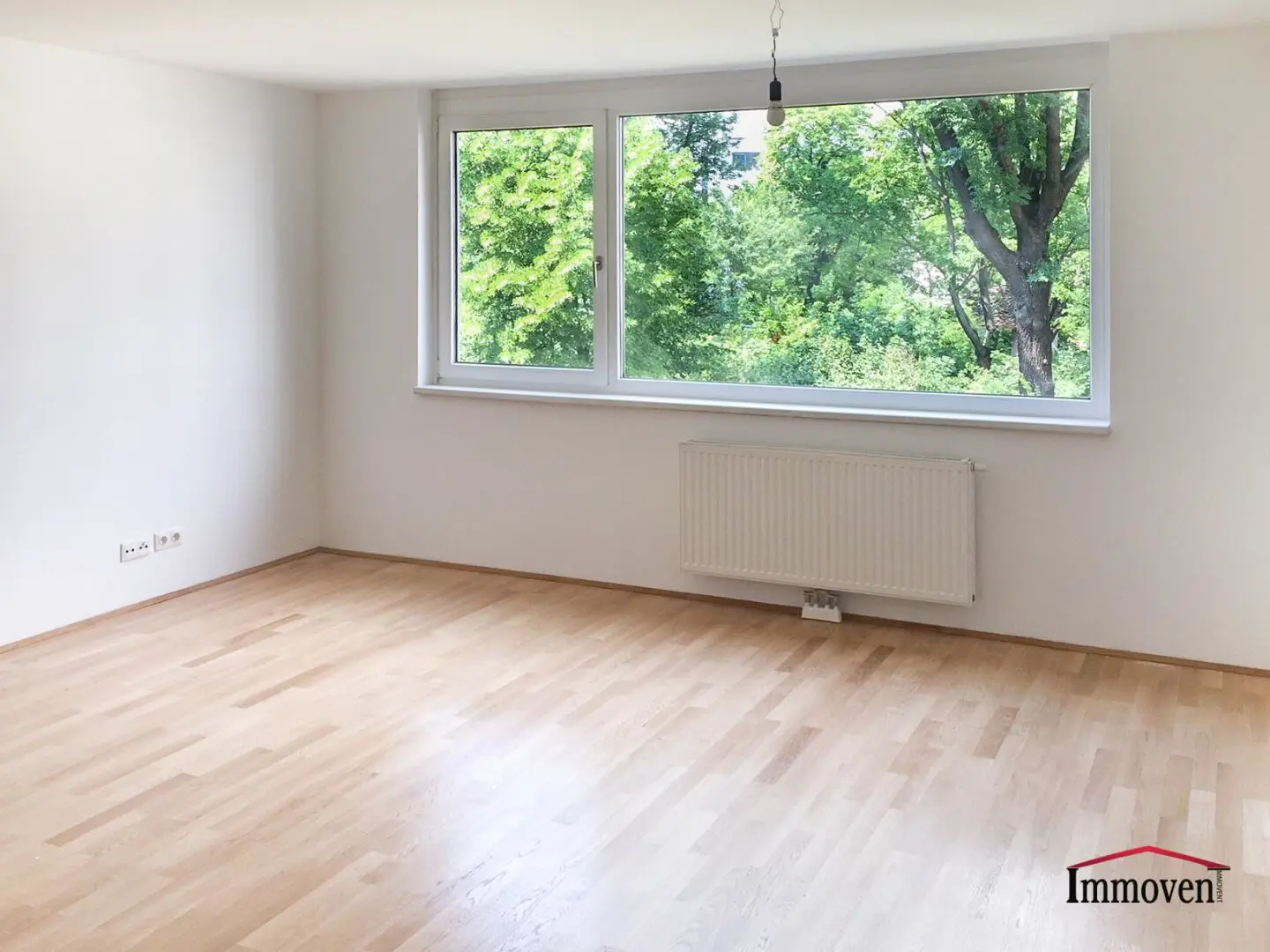 2-Zimmerwohnung mit Balkon in U-Bahnnähe (Mietbeginn 01.11.2026)