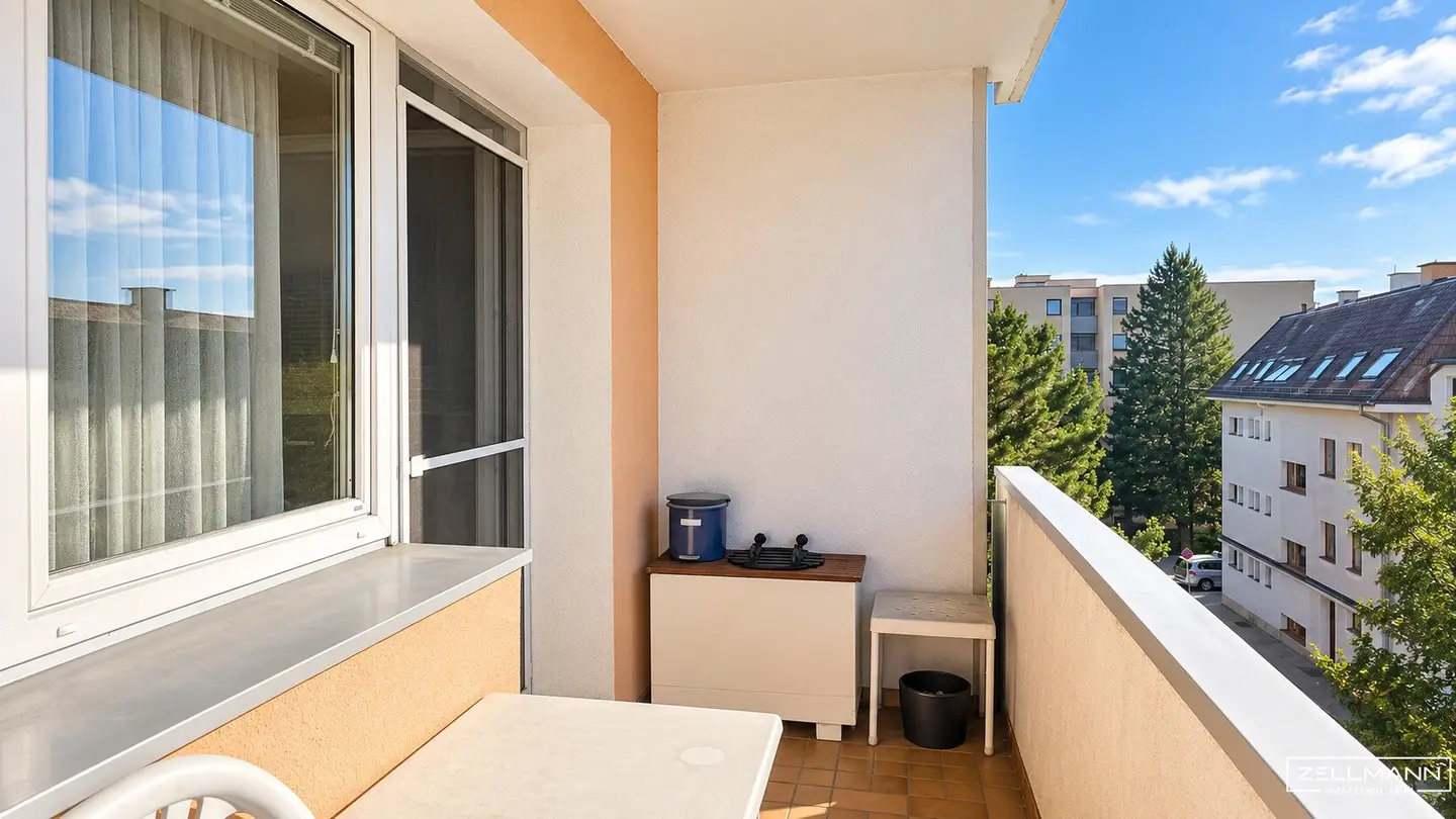 PRESSBAUM MIT WEITBLICK – 3 ZIMMER, LOGGIA &amp; WIENERWALD VOR DER NASE | ZELLMANN IMMOBILIEN
