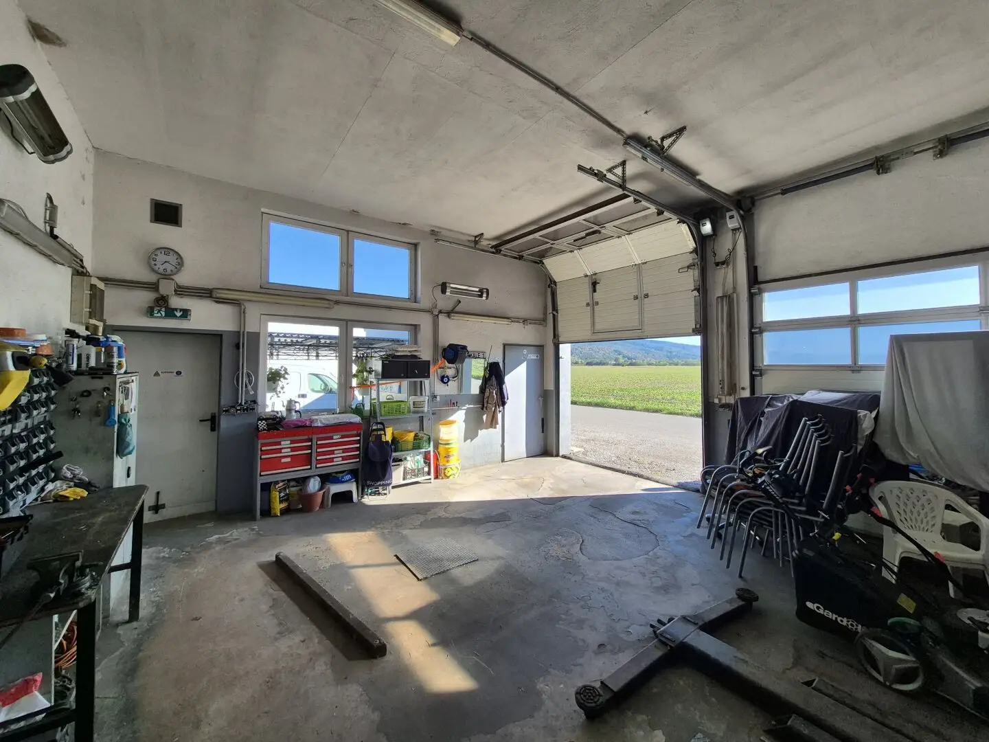 Werkstatt (Service Sation) mit altem Haus zu vermieten