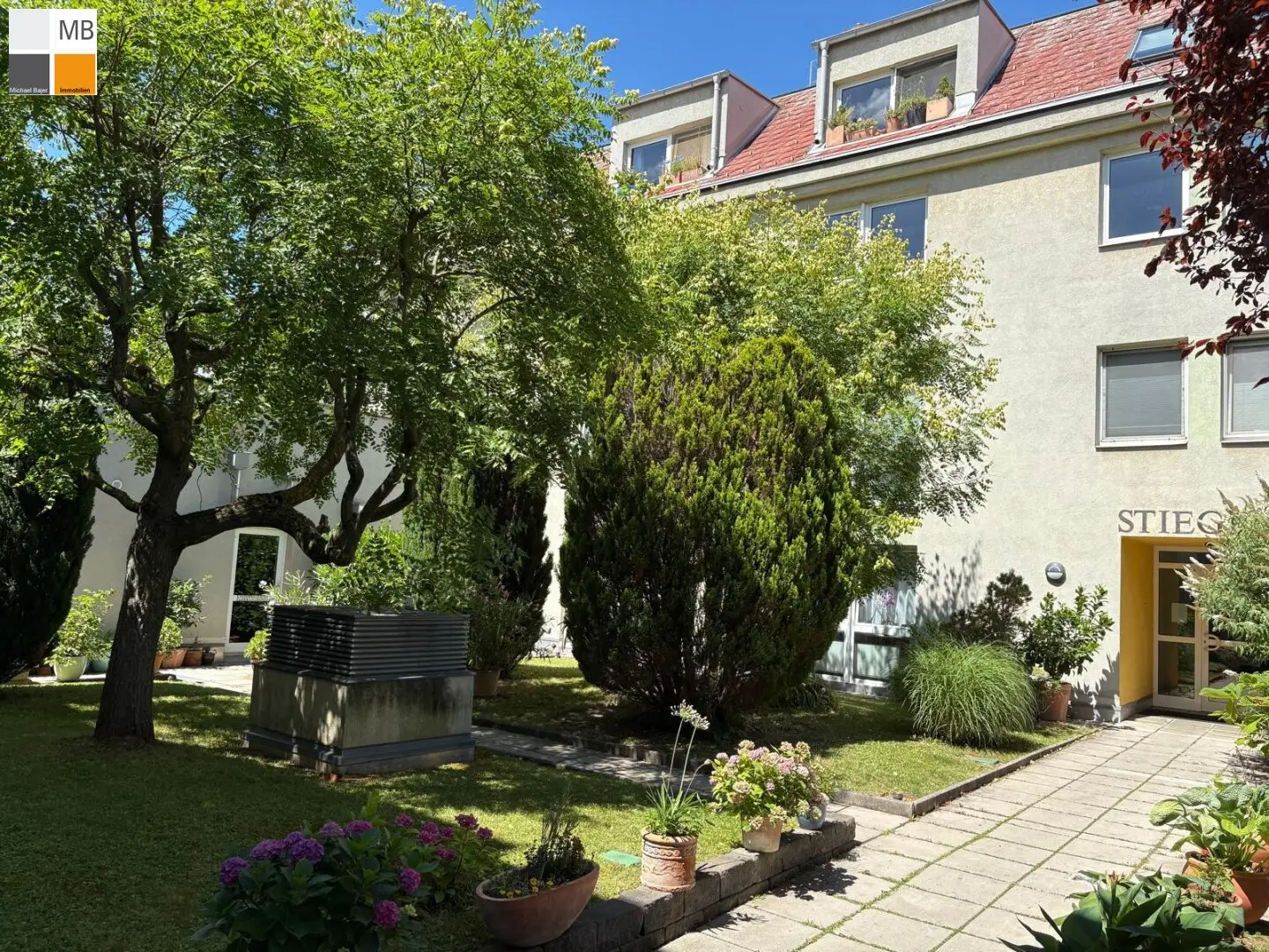Pure sun, elevator, quiet and the U6 around the corner I MB IMMOBILIEN