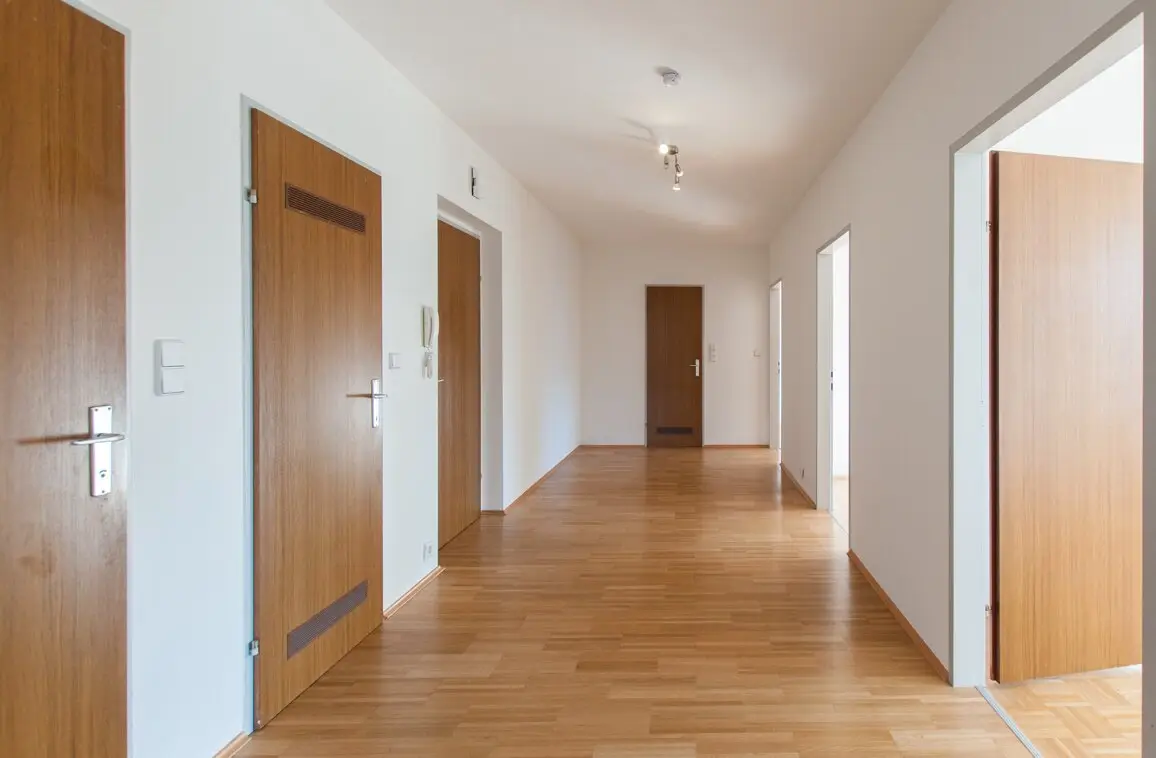 Sonnige 4-Zimmer-Wohnung mit Südbalkon in Waidmannsdorf