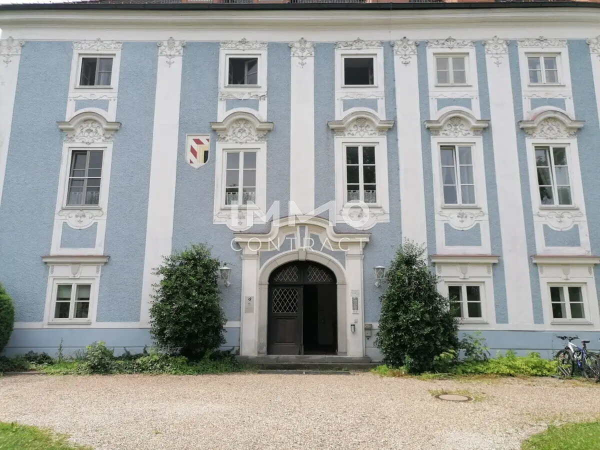 Garagenplatz im Schloss Lichtenegg in Wels