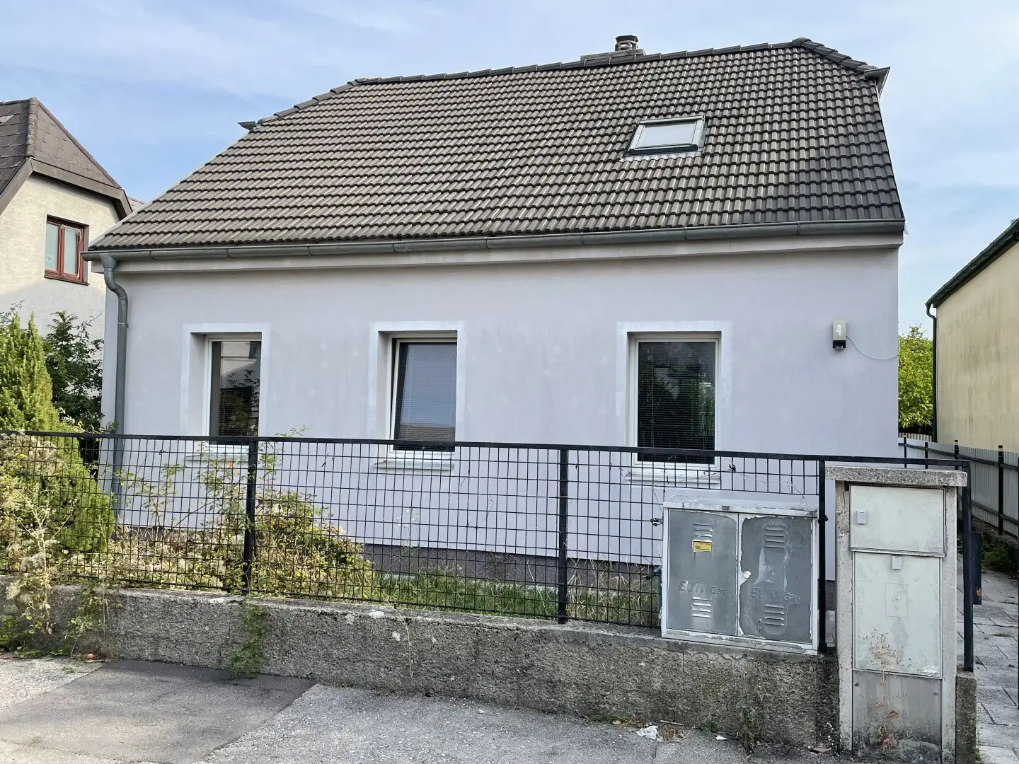 HÜBSCHES EINFAMILIENHAUS IN BRUNN AM GEBIRGE -- GARTENHÜTTE!