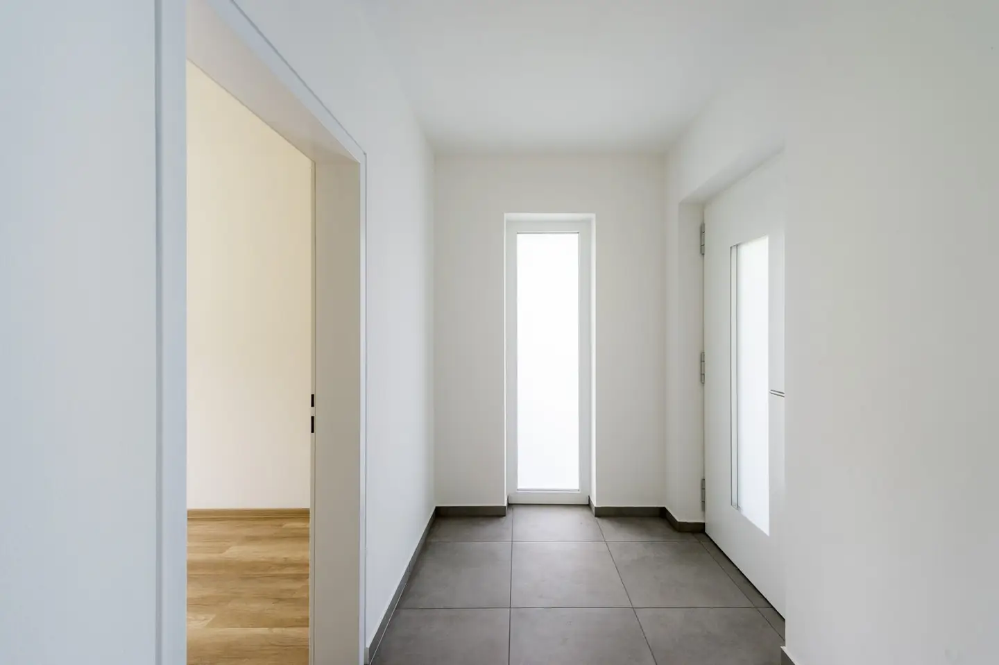Sonne im Wohnzimmer. Natur vor der Tür. Moderne 4-Zimmer-Mietwohnung mit Südwest-Balkon und zwei Carports in Kirchschlag