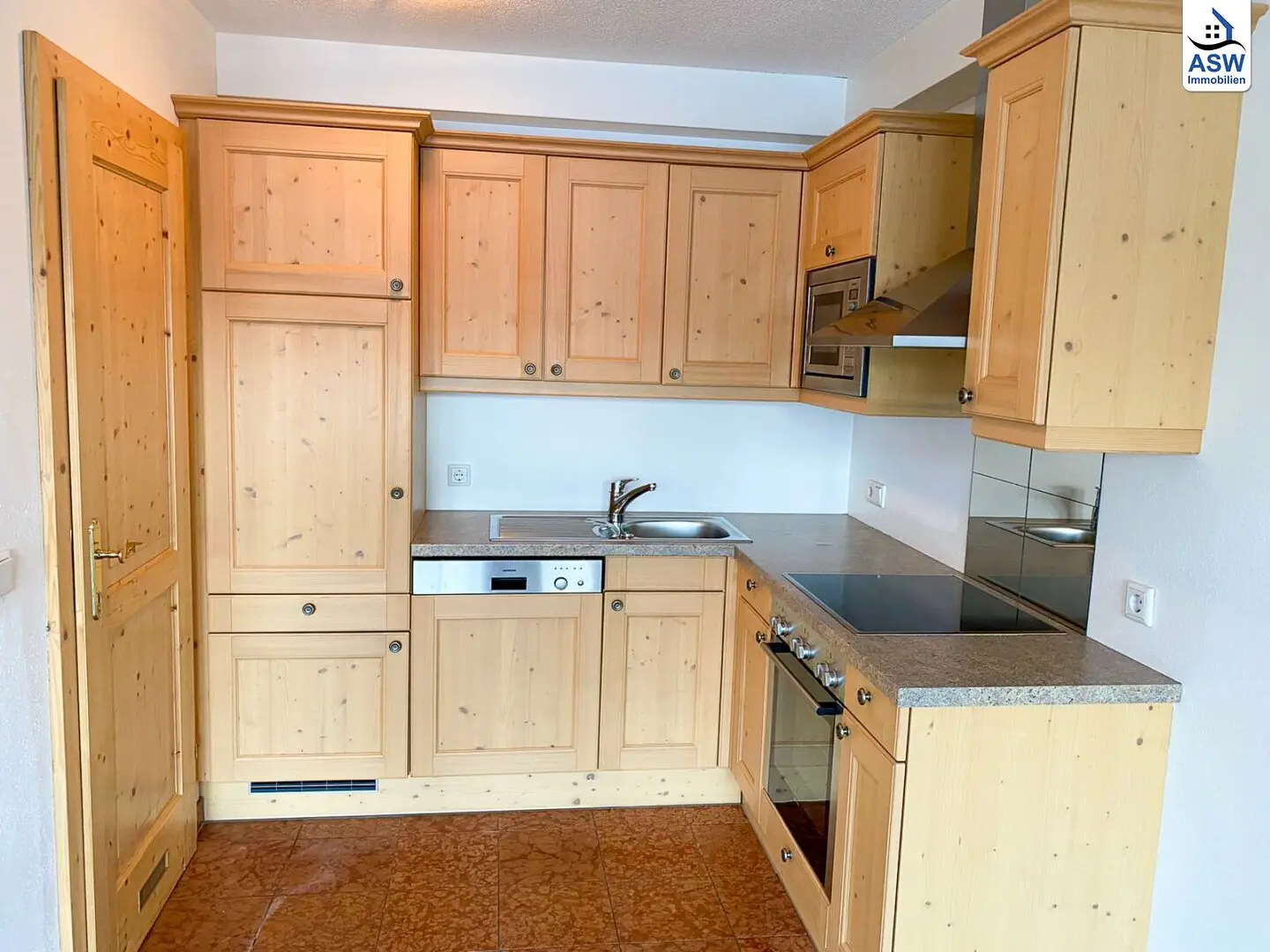 Wunderschöne 2-Zimmerwohnung mit Balkon im Kirchberger Zentrum