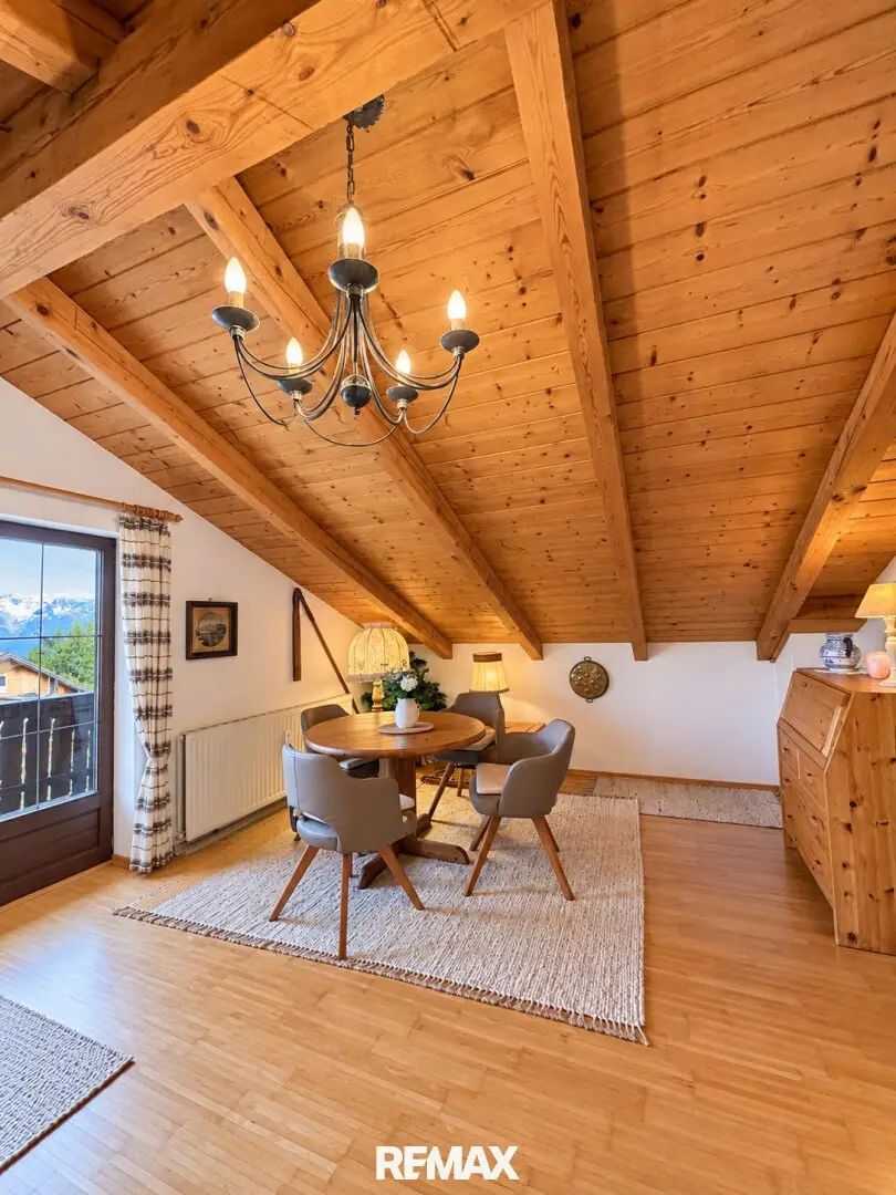 Living with Character above the Roofs of Igls