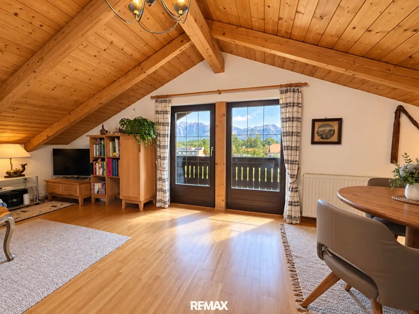 Living with Character above the Roofs of Igls