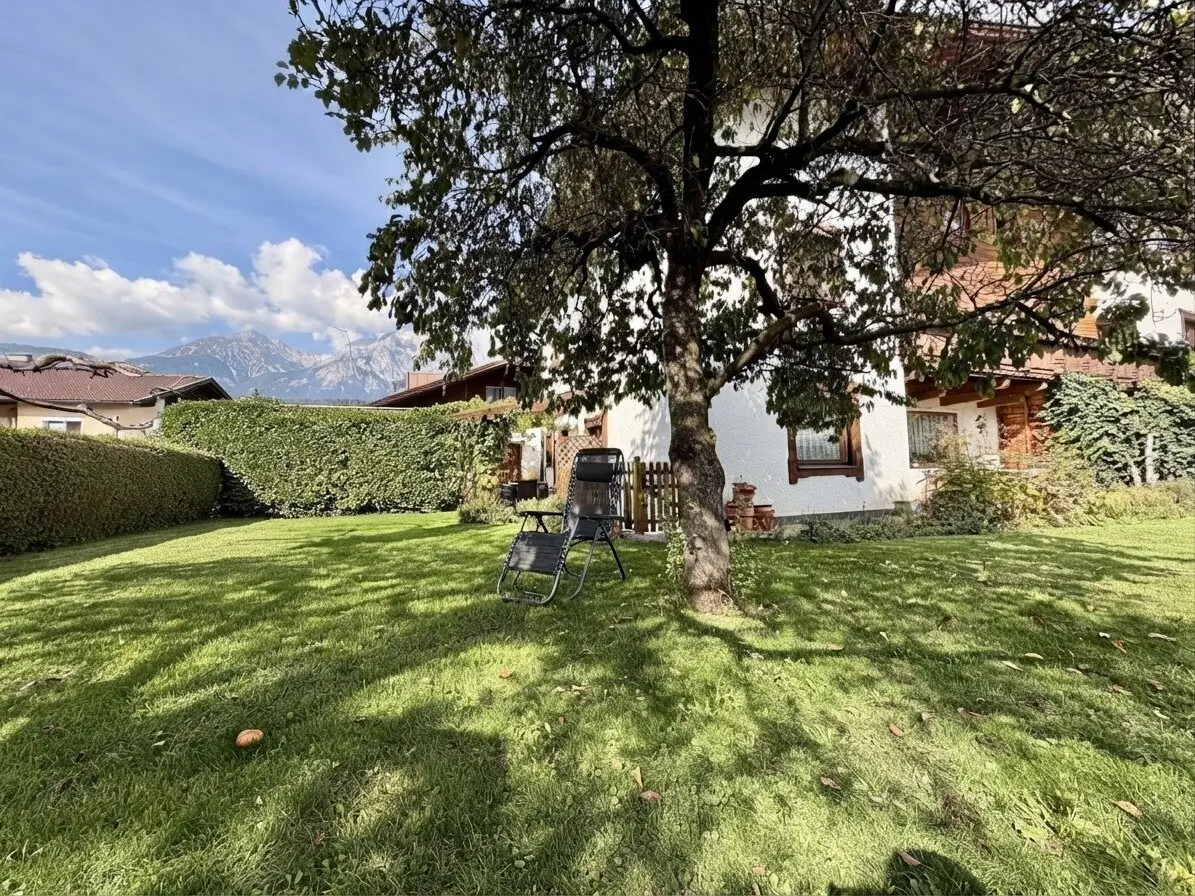 Spacious semi-detached house, approx. 130m², with large garden in Volders