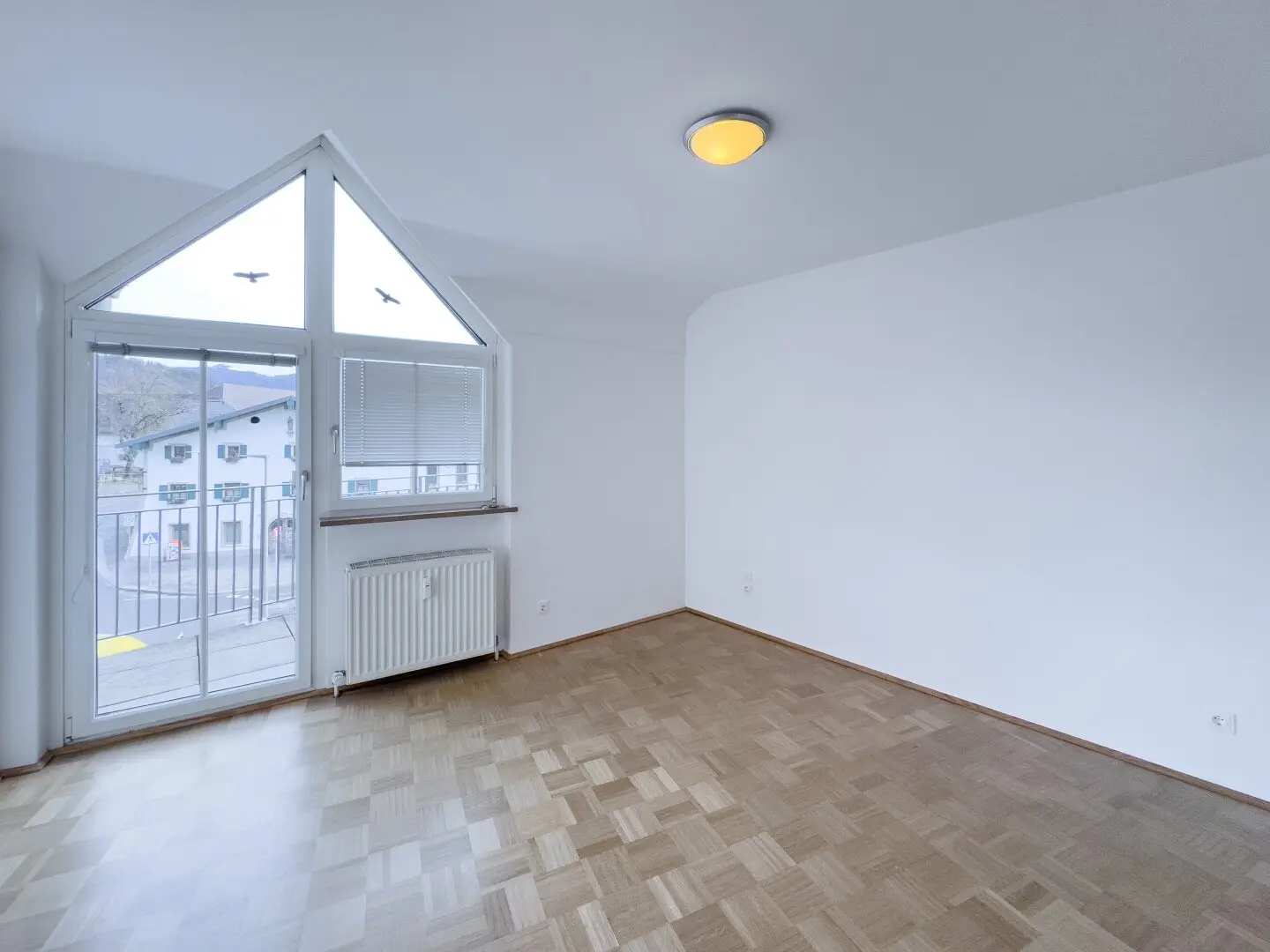 CHARMANTE 2-ZIMMER-WOHNUNG MIT BALKON