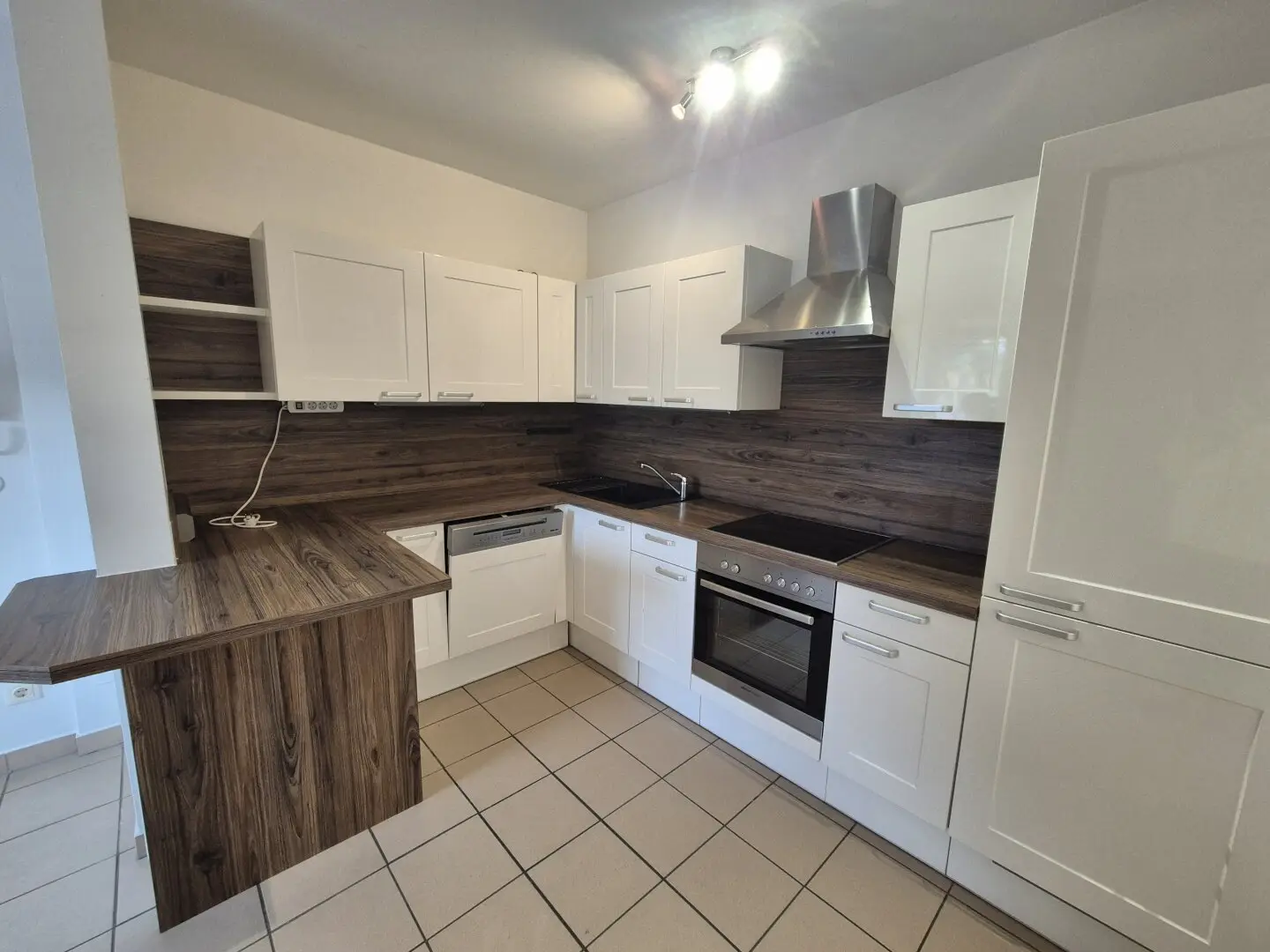 3 Zimmer Wohnung mit Balkon im Herzen von Pitten!