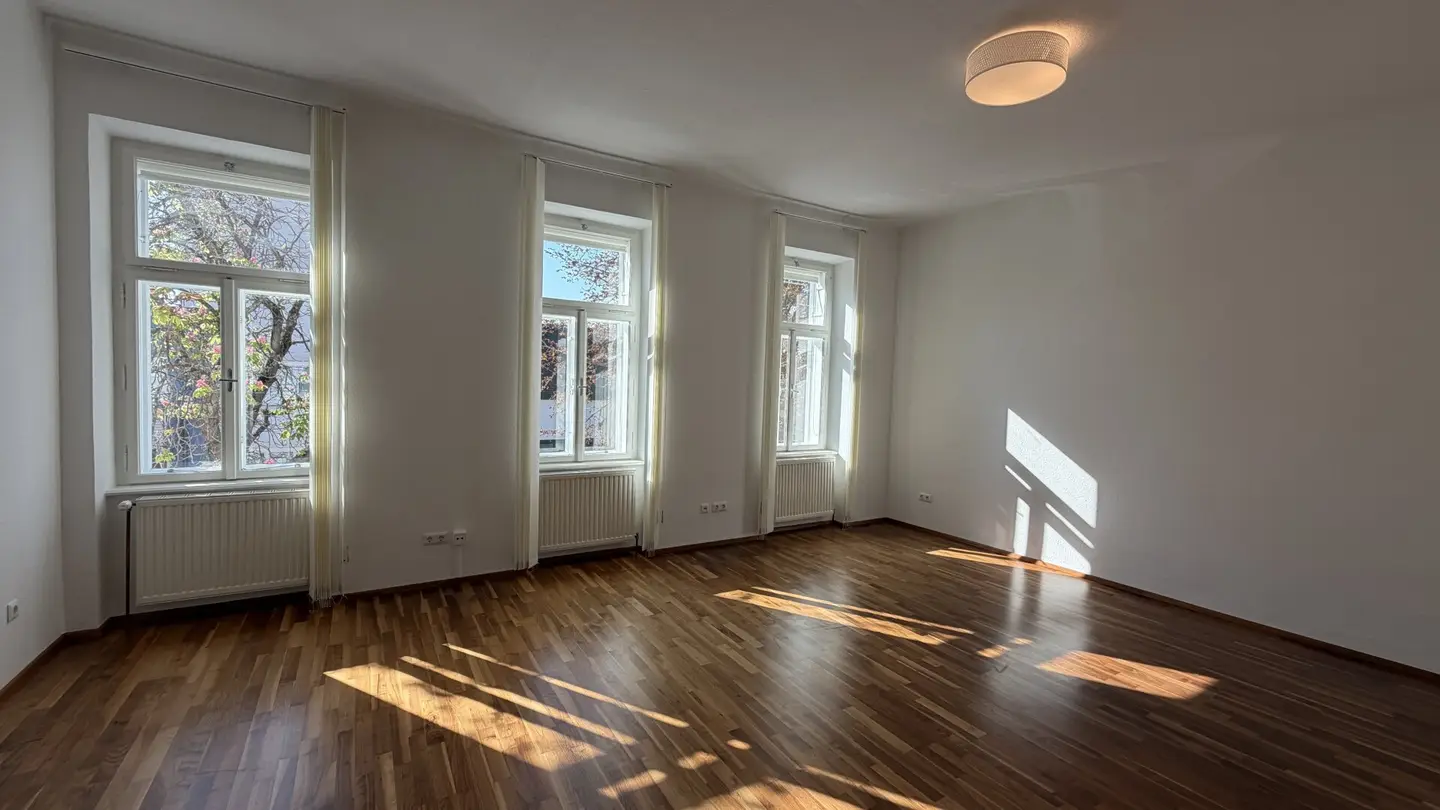 MÖDLING! Moderne 5-Zimmer Wohnung mit GARTEN + TERRASSE + STELLPLATZ in toller Lage!