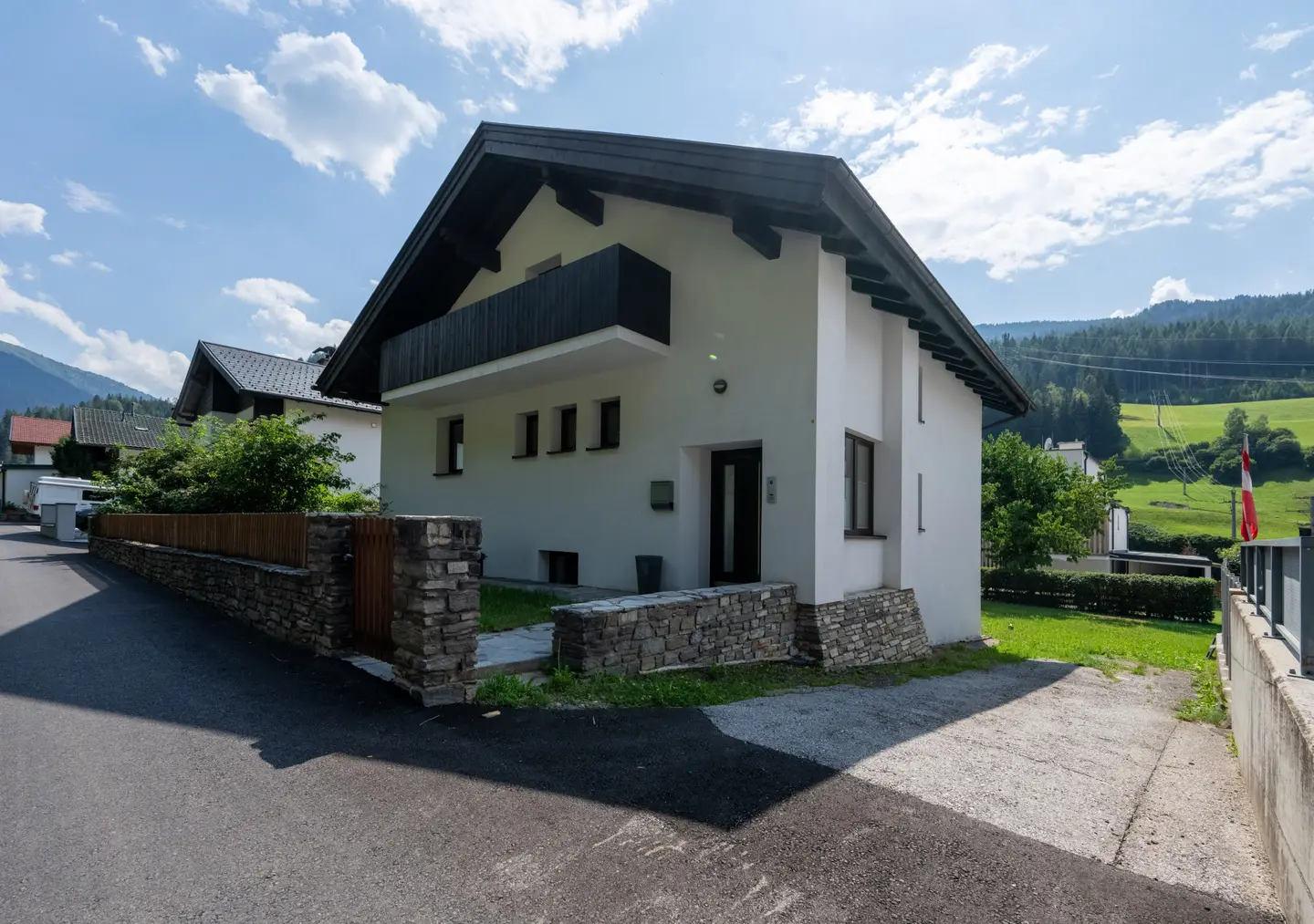 Gepflegte familienwohnung mit großem Garten