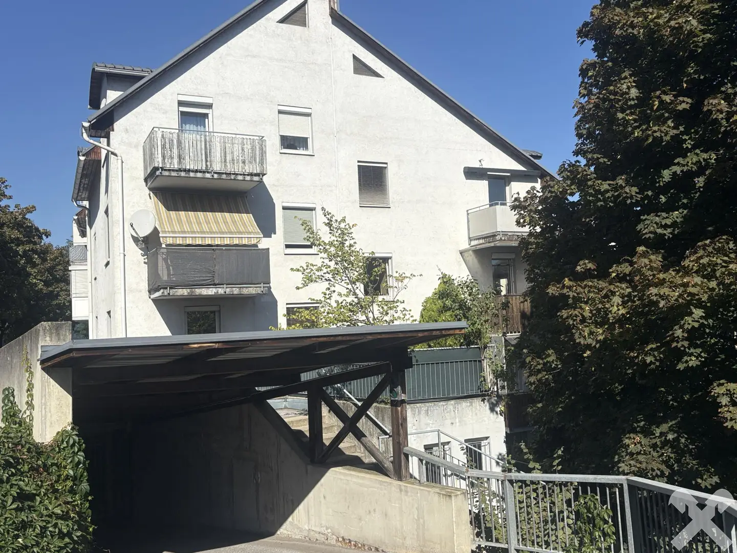 Ruhig gelegene Wohnung mit Balkon und Tiefgaragenplatz
