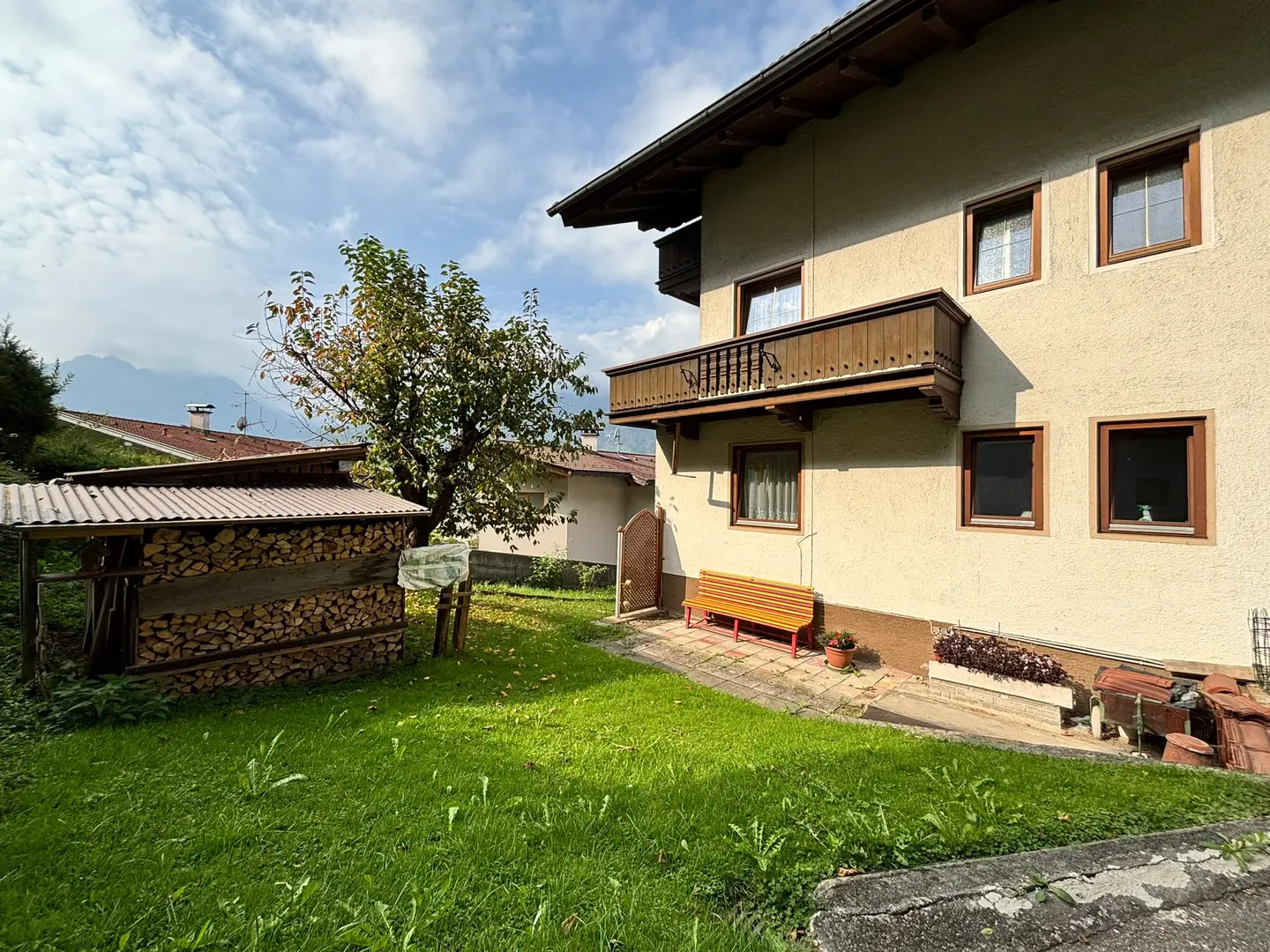 Ruhig am Waldrand mit Terrasse und Aussicht Familienwohnung